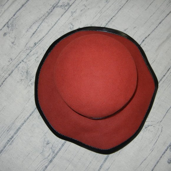 B Michael New York Felt Hat Red with black leather trim - Picture 3 of 5